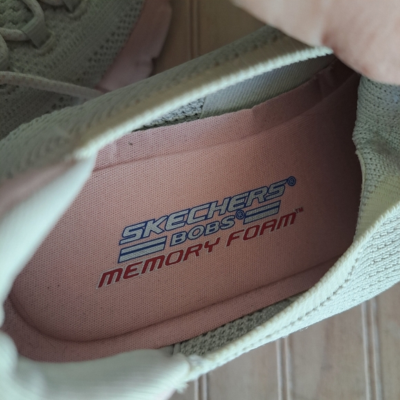 Skechers BOBS Step And Go 117122/NAT Natural Comfort Lightweight Slip In Sneaker - Picture 7 of 11